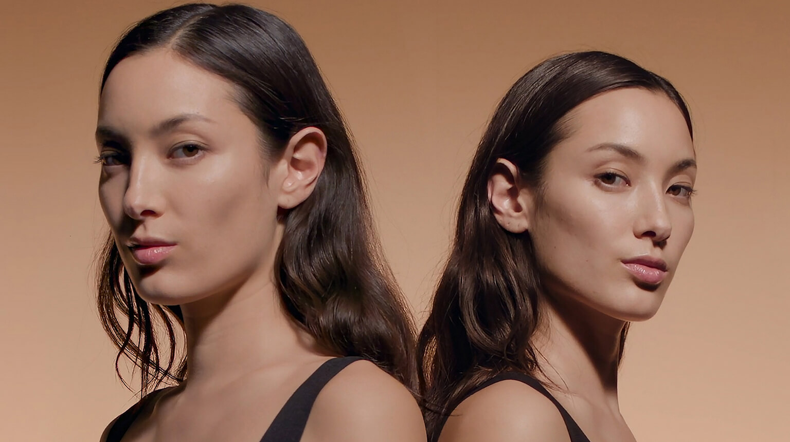 展示表觀遺傳學及克蘭詩針對60多對雙胞胎進行研究的雙胞胎圖片