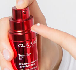 EXCLUSIVE CLARINS APPLICATION METHOD